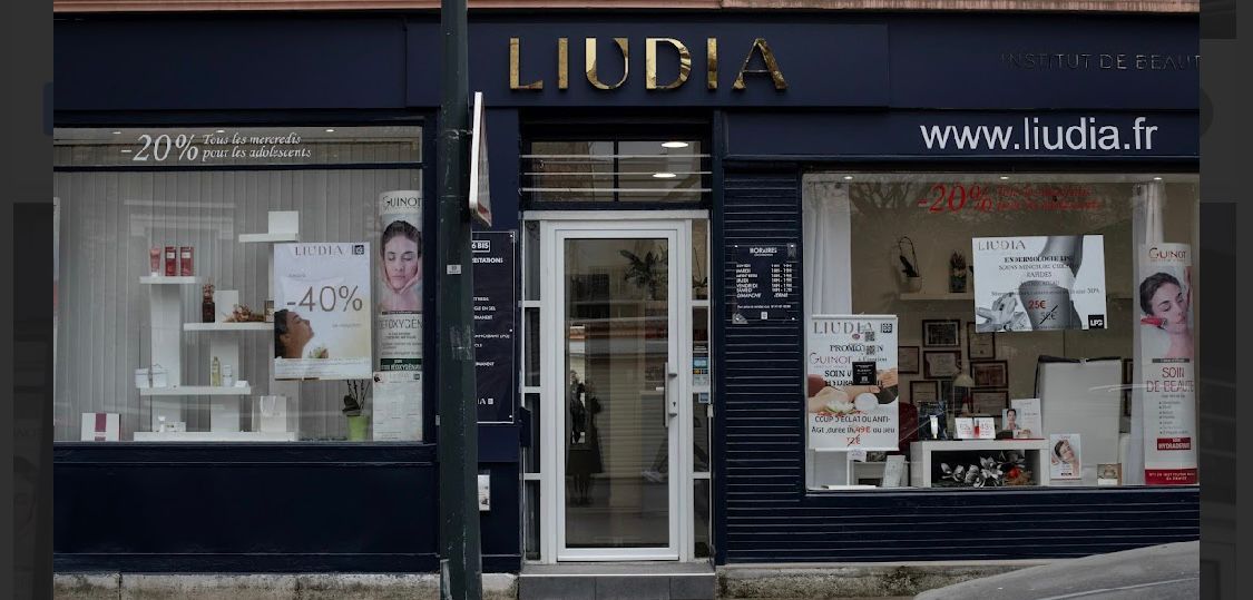 Intérieur du salon Onglerie Guzel K